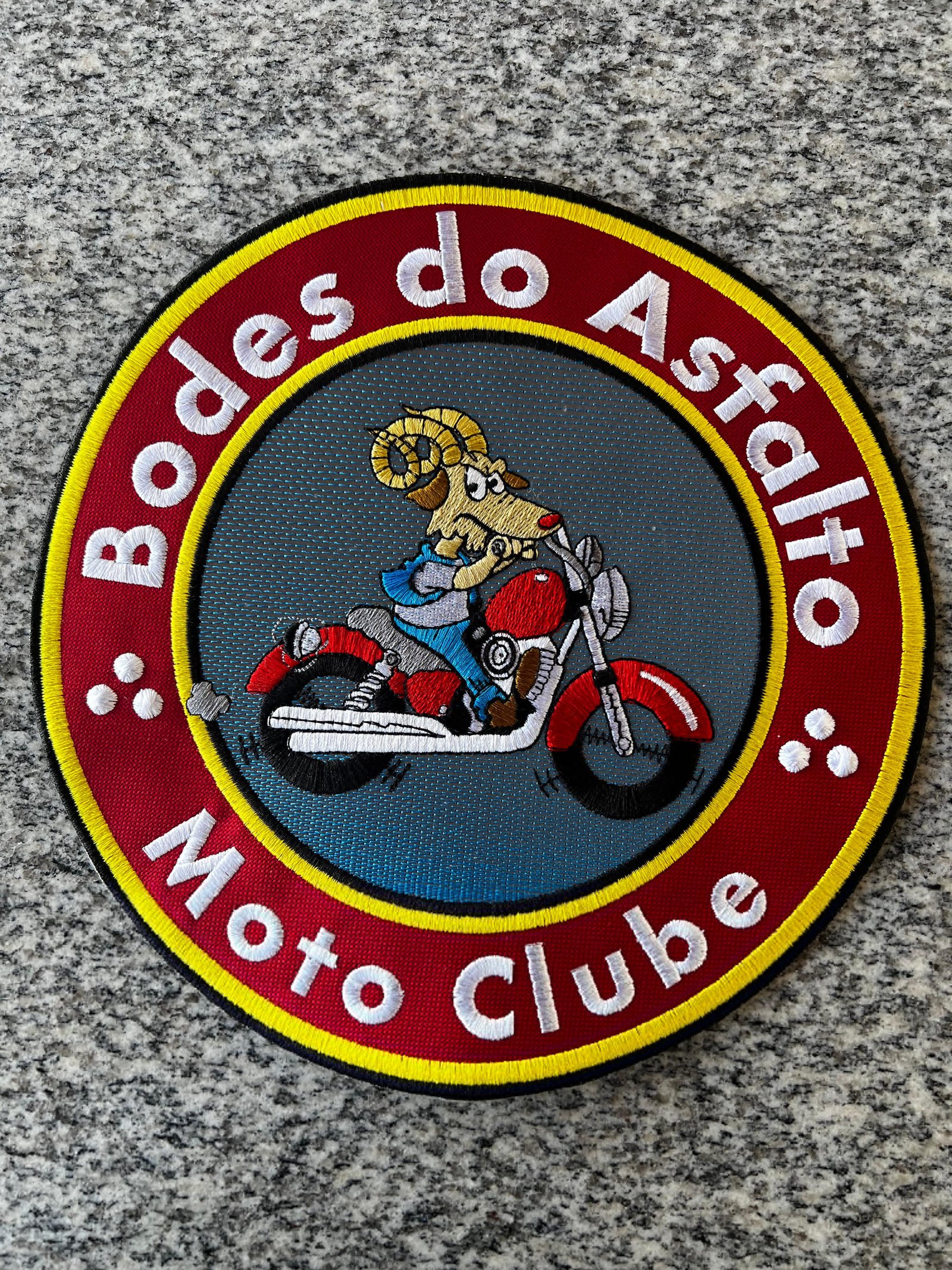 Brasão Intermediário: 20cm
